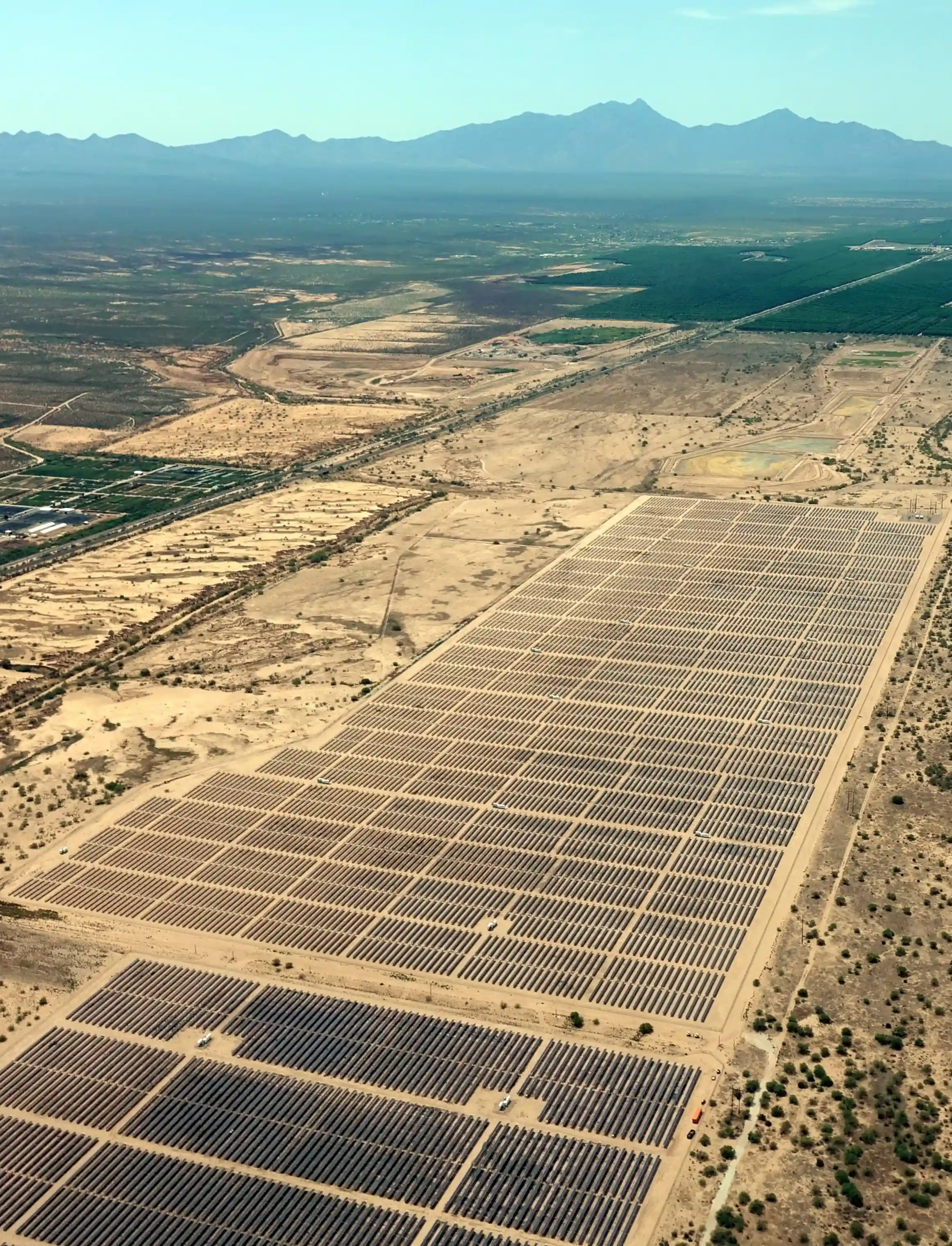 aerialphoto_largesolararray3_20201217-1
